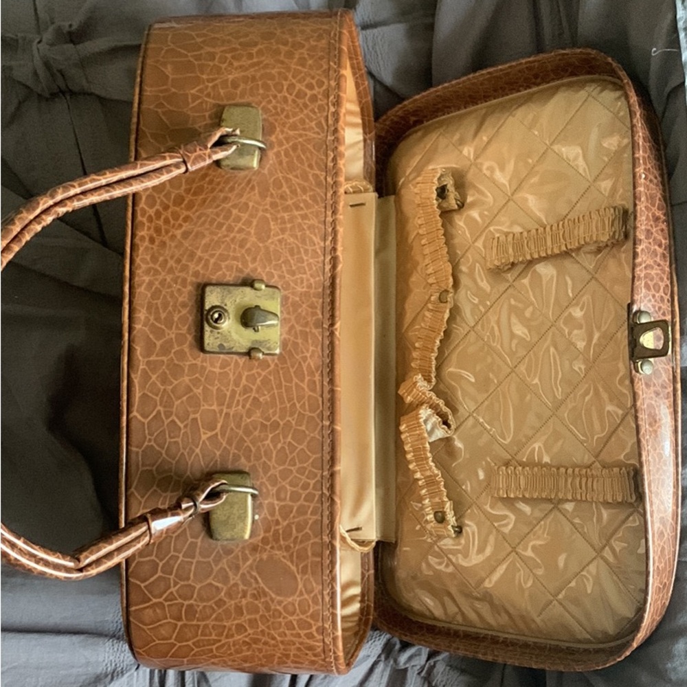 Train cosmetic case